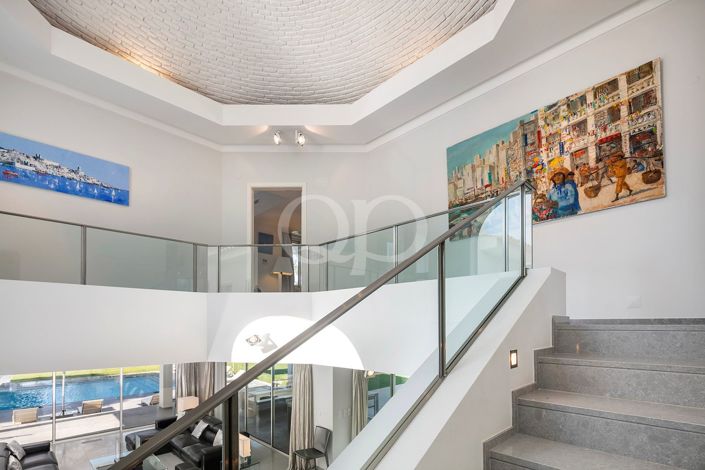 Image No.17-5 Bed House for sale