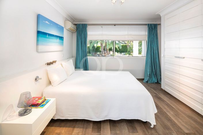 Image No.38-5 Bed House for sale