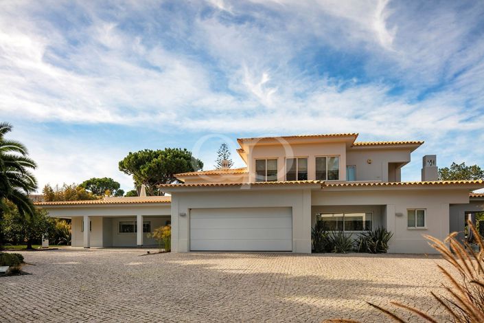 Image No.42-5 Bed House for sale