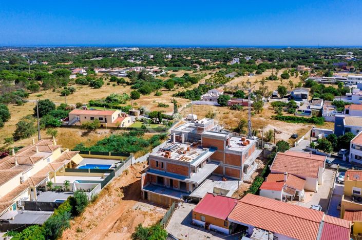Image No.46-4 Bed House for sale