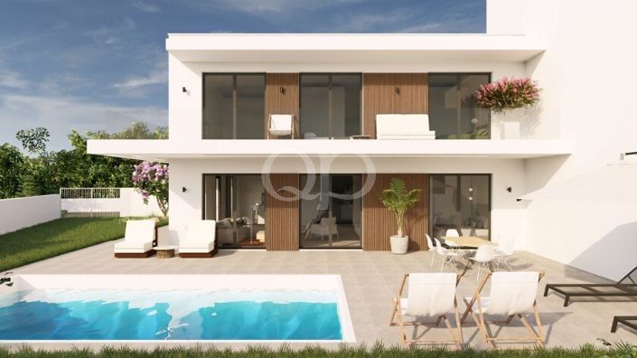 Image No.7-4 Bed House for sale