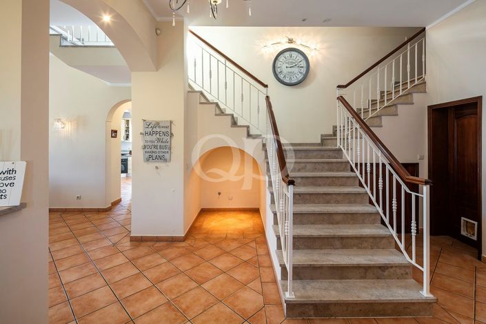 Image No.14-4 Bed House for sale