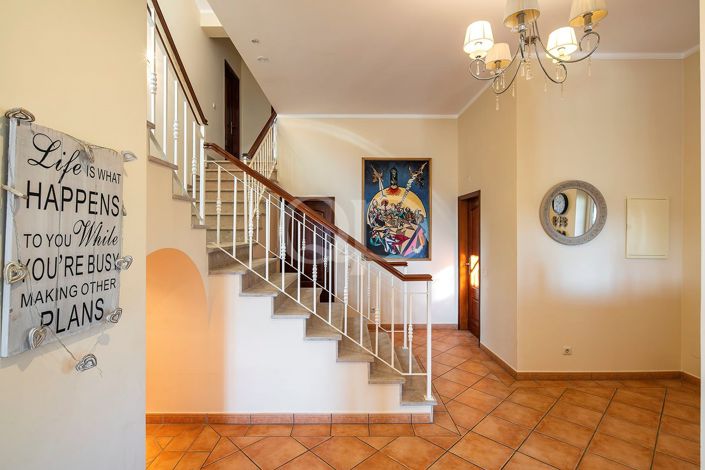 Image No.15-4 Bed House for sale