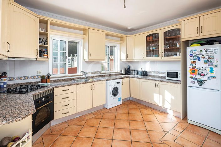 Image No.17-4 Bed House for sale