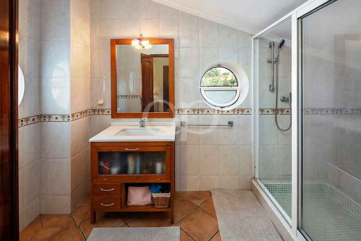 Image No.21-4 Bed House for sale