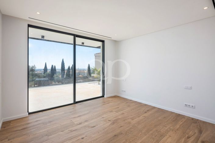 Image No.11-5 Bed House for sale