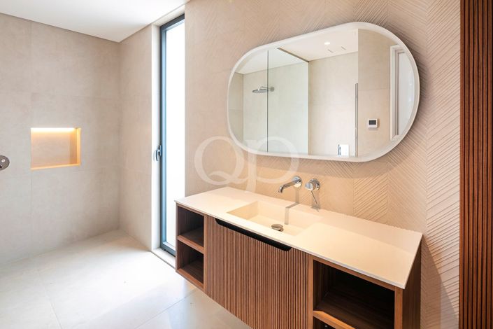 Image No.12-5 Bed House for sale