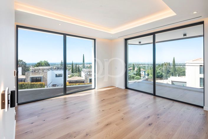 Image No.13-5 Bed House for sale