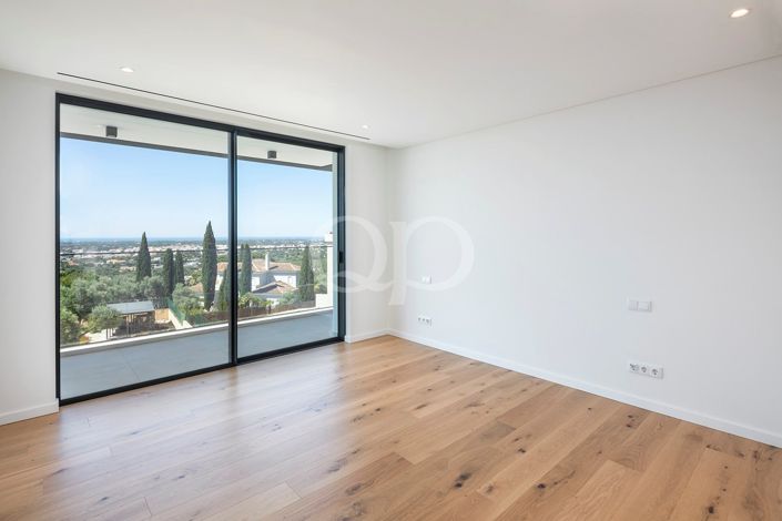 Image No.23-5 Bed House for sale