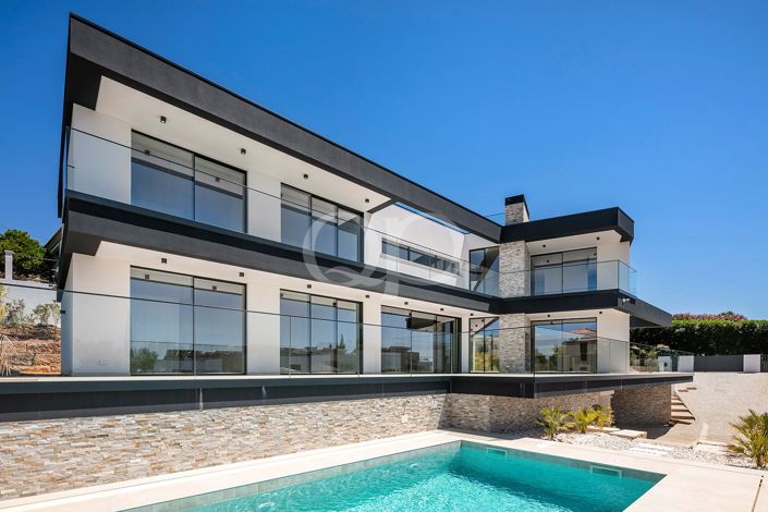 Image No.27-5 Bed House for sale
