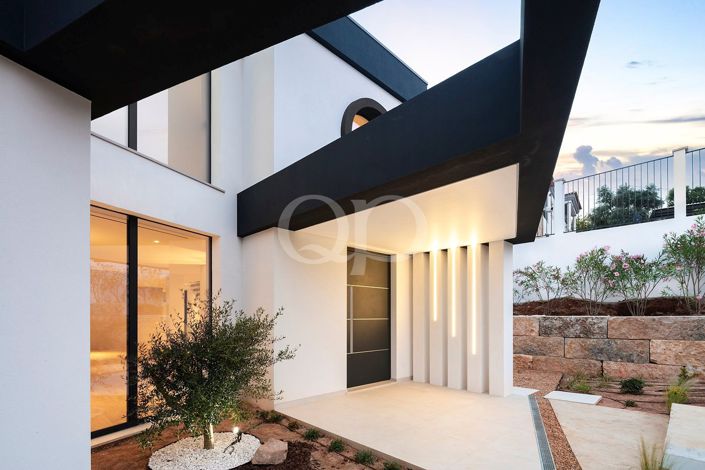 Image No.29-5 Bed House for sale