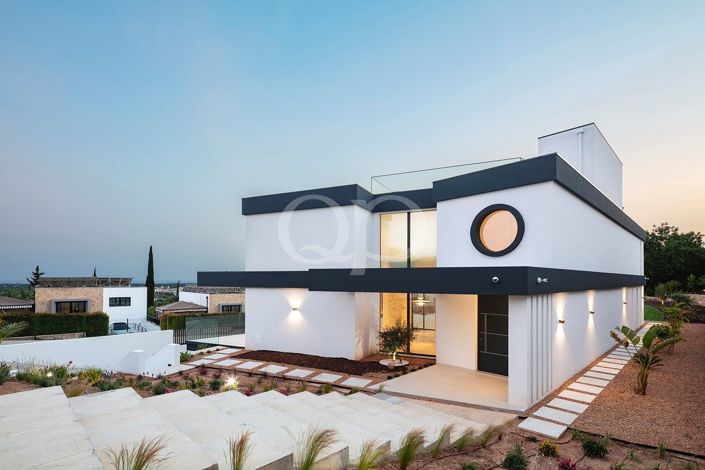 Image No.30-5 Bed House for sale