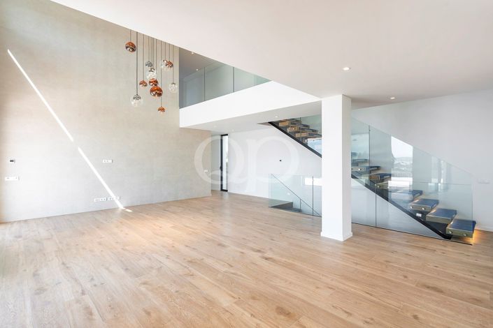 Image No.37-5 Bed House for sale