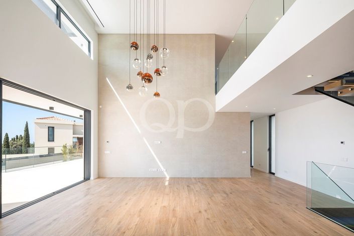Image No.4-5 Bed House for sale