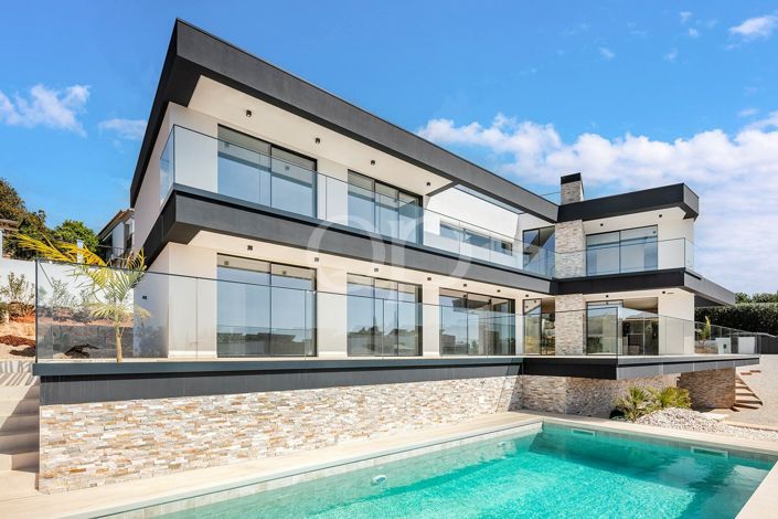 Image No.45-5 Bed House for sale