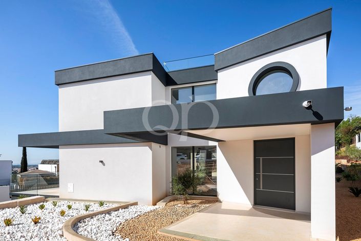 Image No.48-5 Bed House for sale