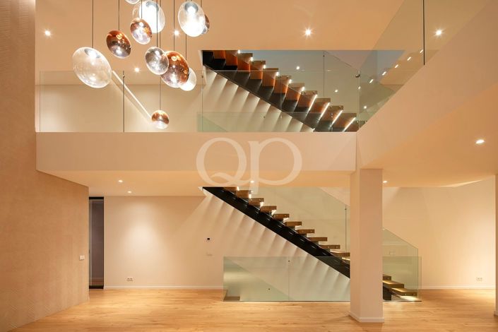 Image No.9-5 Bed House for sale
