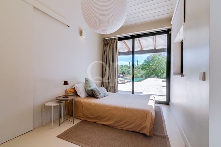Image No.12-5 Bed House for sale
