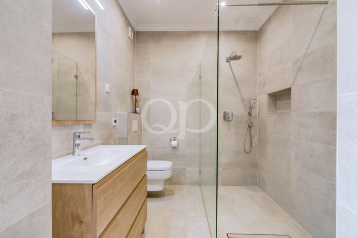 Image No.51-5 Bed House for sale