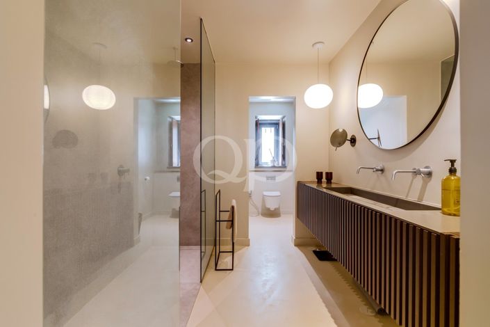 Image No.52-5 Bed House for sale