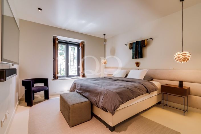 Image No.8-5 Bed House for sale