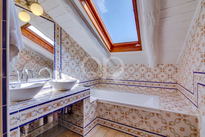 Image No.38-2 Bed House for sale