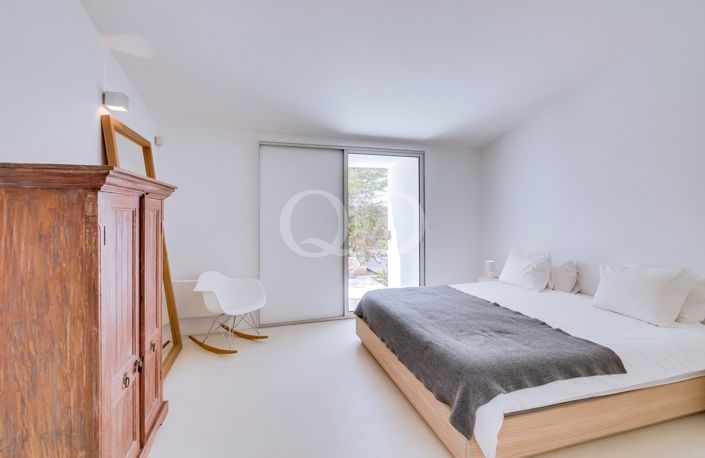 Image No.44-3 Bed House for sale