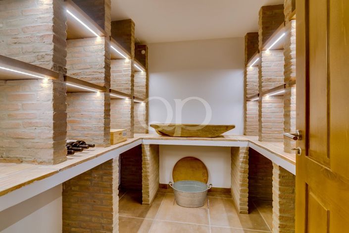 Image No.13-4 Bed House for sale