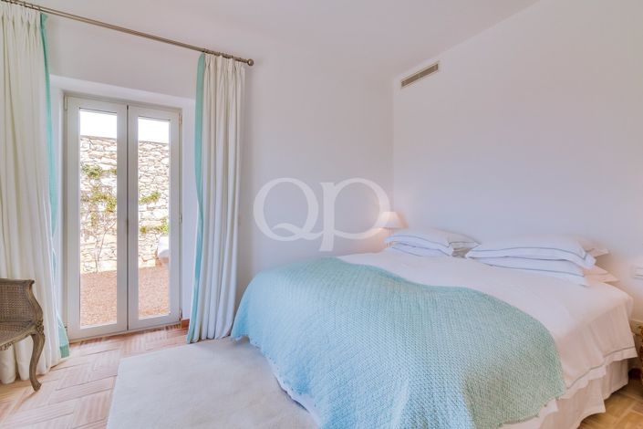 Image No.40-4 Bed House for sale