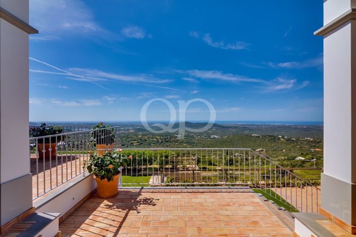 Image No.6-4 Bed House for sale