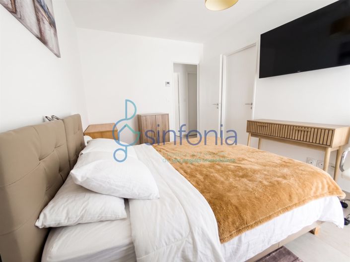 Image No.16-2 Bed House for sale
