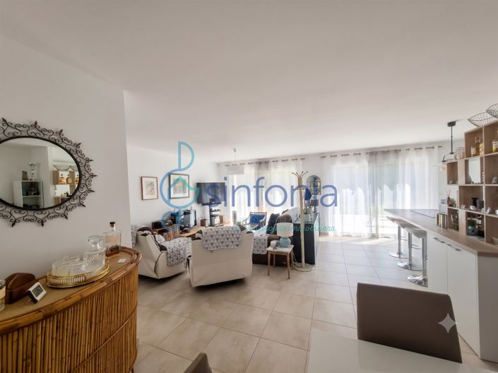 Image No.5-2 Bed House for sale