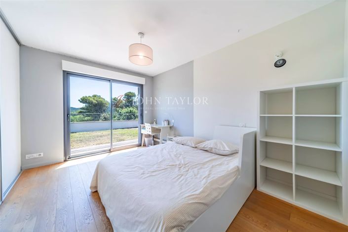 Image No.11-4 Bed House for sale