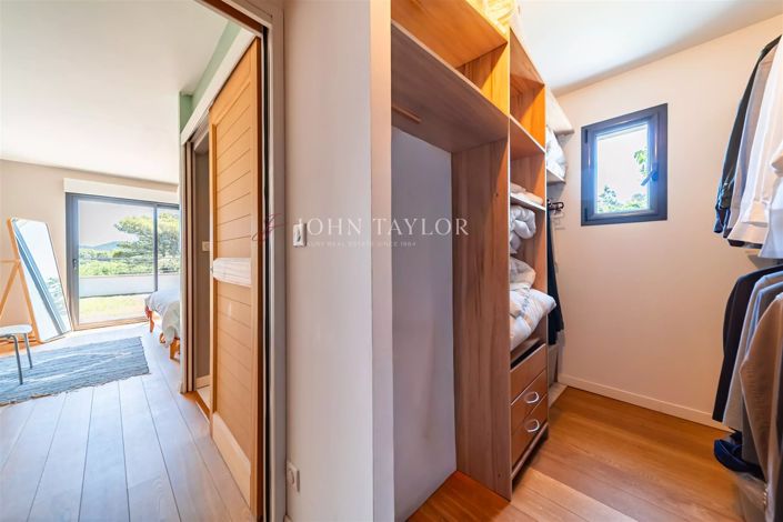 Image No.21-4 Bed House for sale