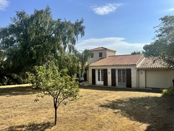 1 - Meursac, House
