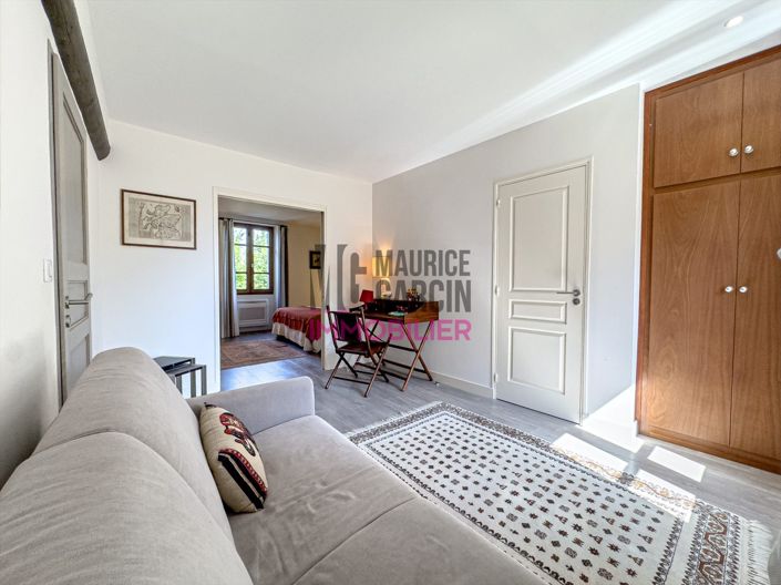 Image No.10-6 Bed House for sale