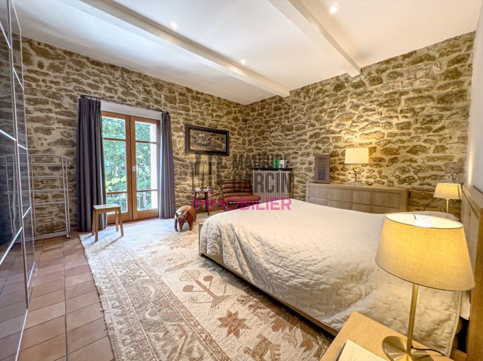 Image No.17-6 Bed House for sale
