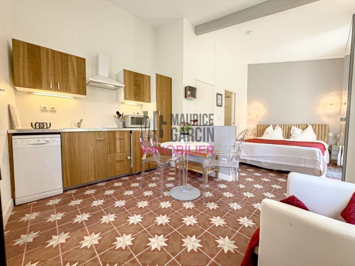 Image No.20-6 Bed House for sale