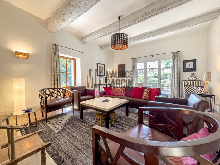 Image No.8-6 Bed House for sale