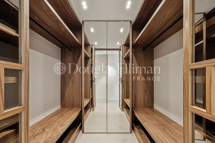 Image No.13-5 Bed House for sale