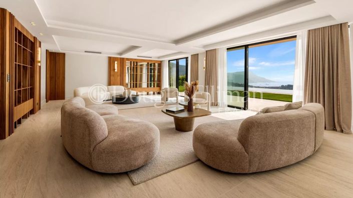 Image No.3-5 Bed House for sale