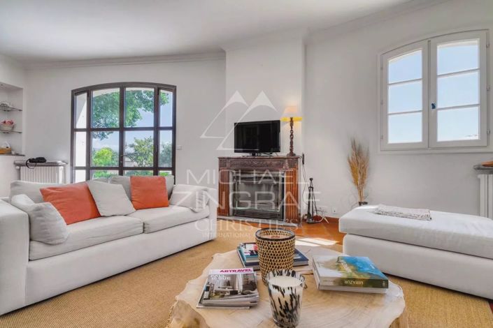 Image No.6-5 Bed House for sale