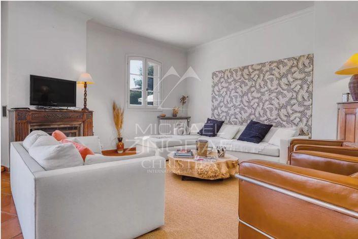 Image No.7-5 Bed House for sale