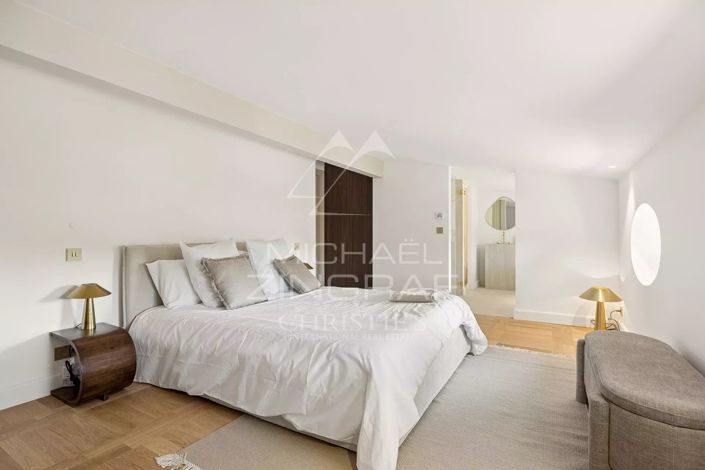 Image No.14-7 Bed House for sale