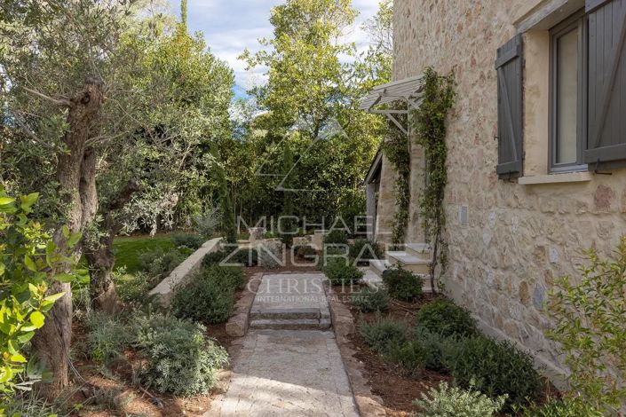 Image No.18-7 Bed House for sale