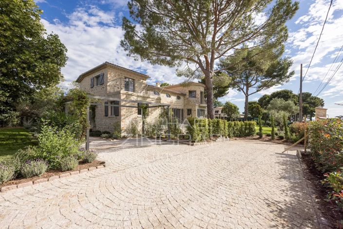Image No.19-7 Bed House for sale