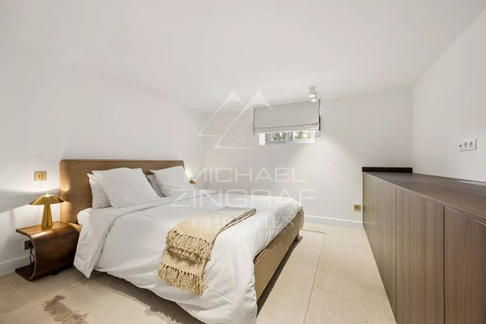 Image No.20-7 Bed House for sale