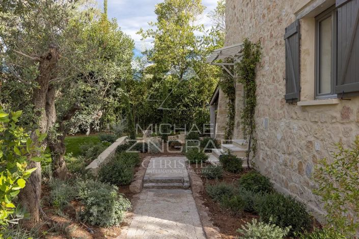 Image No.21-7 Bed House for sale