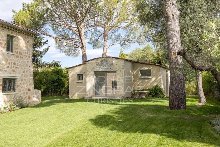 Image No.24-7 Bed House for sale