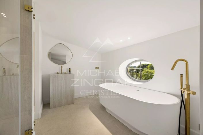 Image No.26-7 Bed House for sale